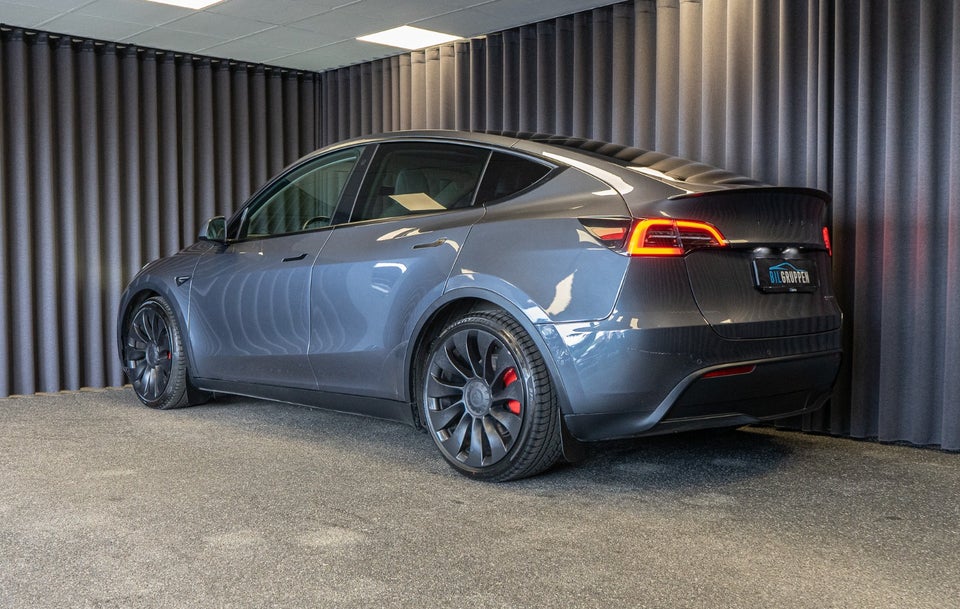 Tesla Model Y Performance AWD 5d