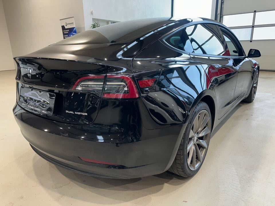 Tesla Model 3 Long Range AWD 4d
