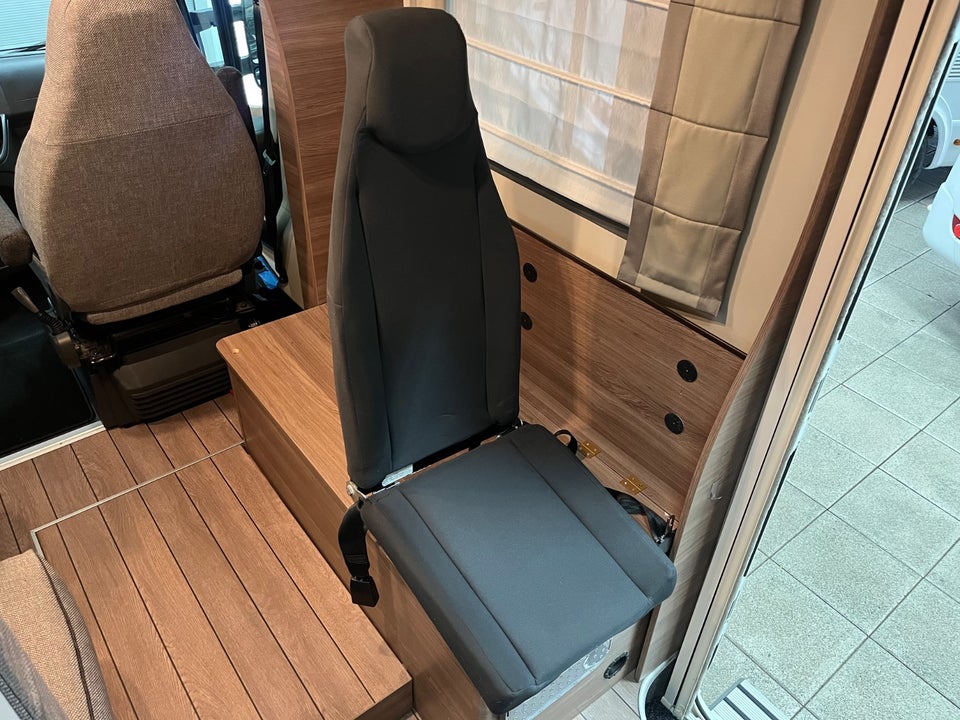 Fiat Knaus 2,3 650MF Live Wave aut. 2d