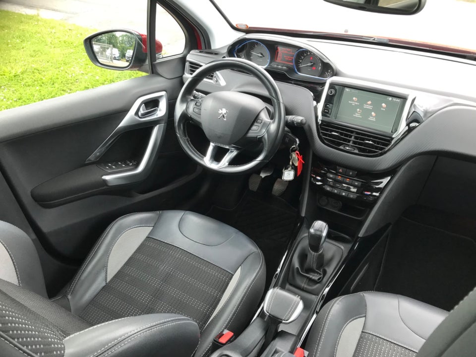 Peugeot 2008 1,5 BlueHDi 100 Prestige Sky 5d