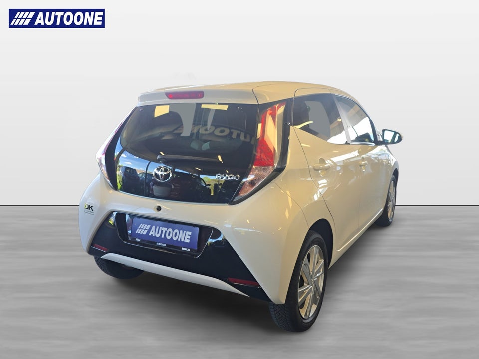Toyota Aygo 1,0 VVT-i x-press x-shift 5d