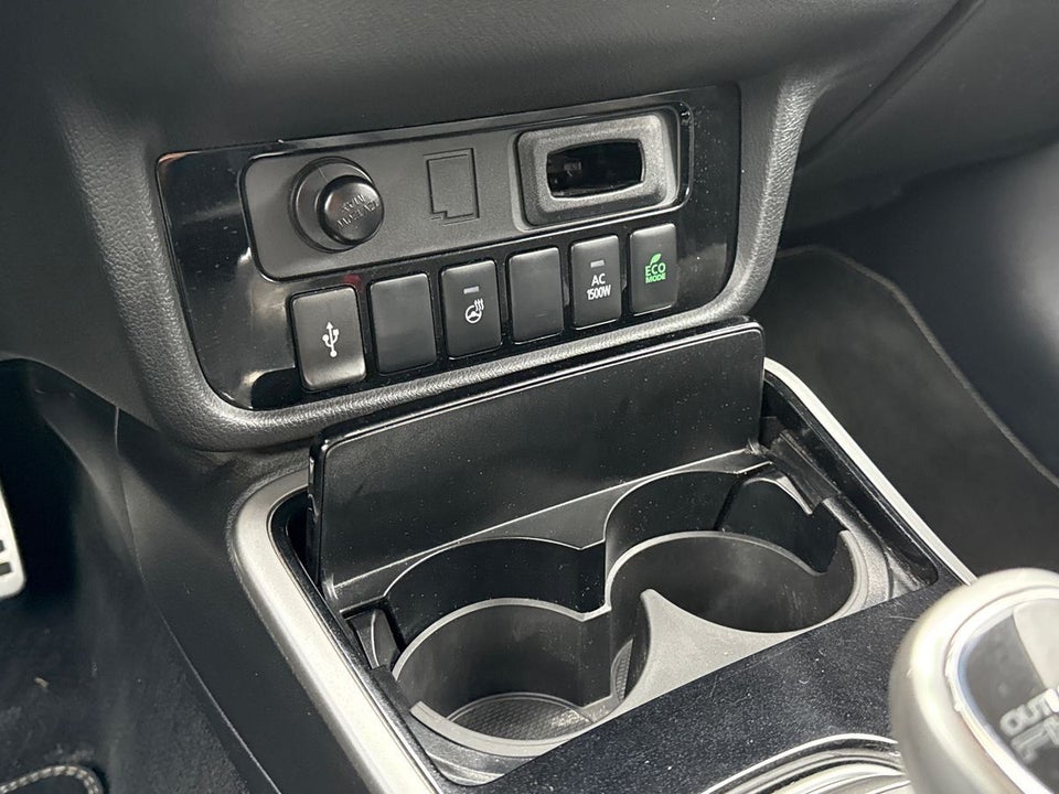 Mitsubishi Outlander 2,4 PHEV Intense CVT 4WD 5d