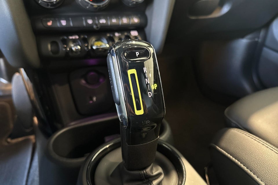 MINI Cooper SE Classic Trim 3d