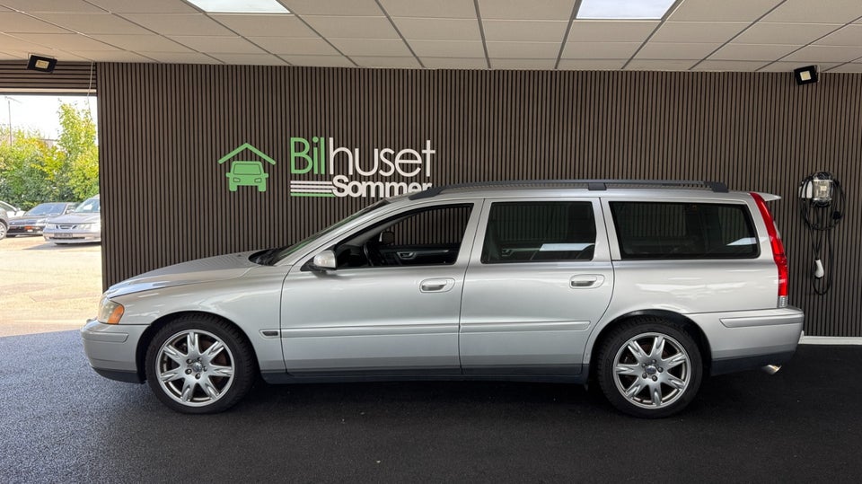 Volvo V70 2,5 T Kinetic 5d