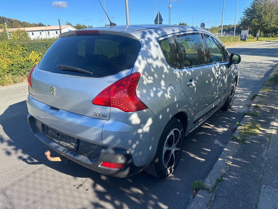 Peugeot 3008 1,6 HDi 110 Premium 5d