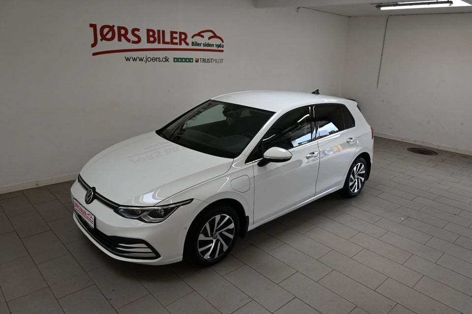 VW Golf VIII 1,4 eHybrid DSG 5d