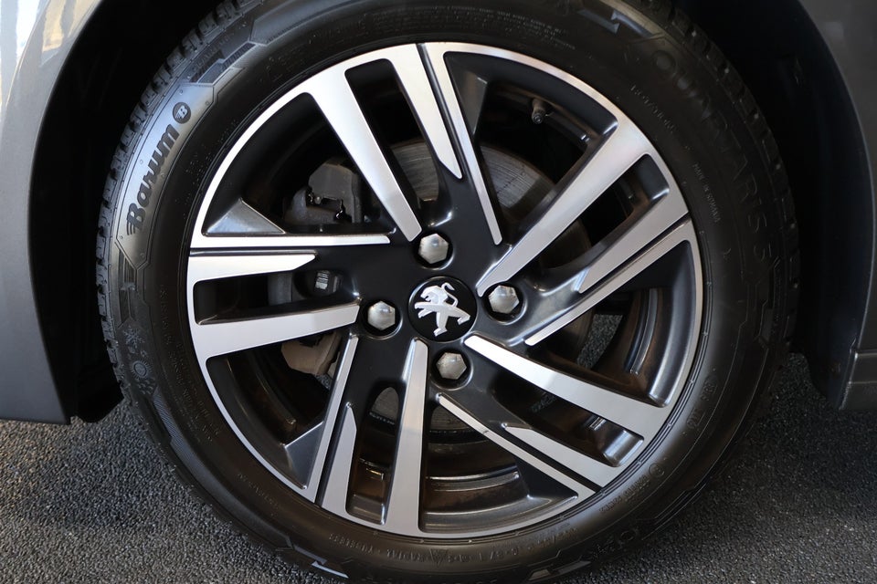 Peugeot 208 1,5 BlueHDi 100 Allure Sky 5d