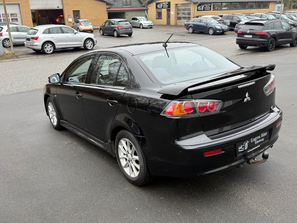 Mitsubishi Lancer 1,6 Invite SportSedan 4d