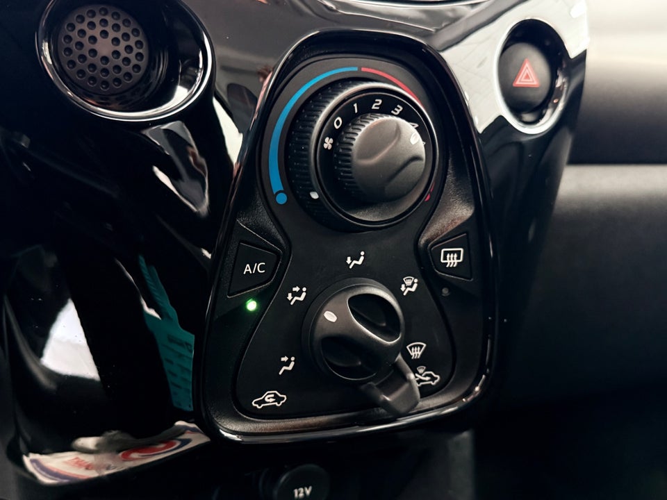 Peugeot 108 1,0 e-VTi 69 Allure 5d