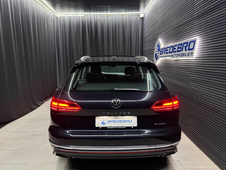 VW Touareg 3,0 eHybrid Elegance Tiptr. 4Motion 5d