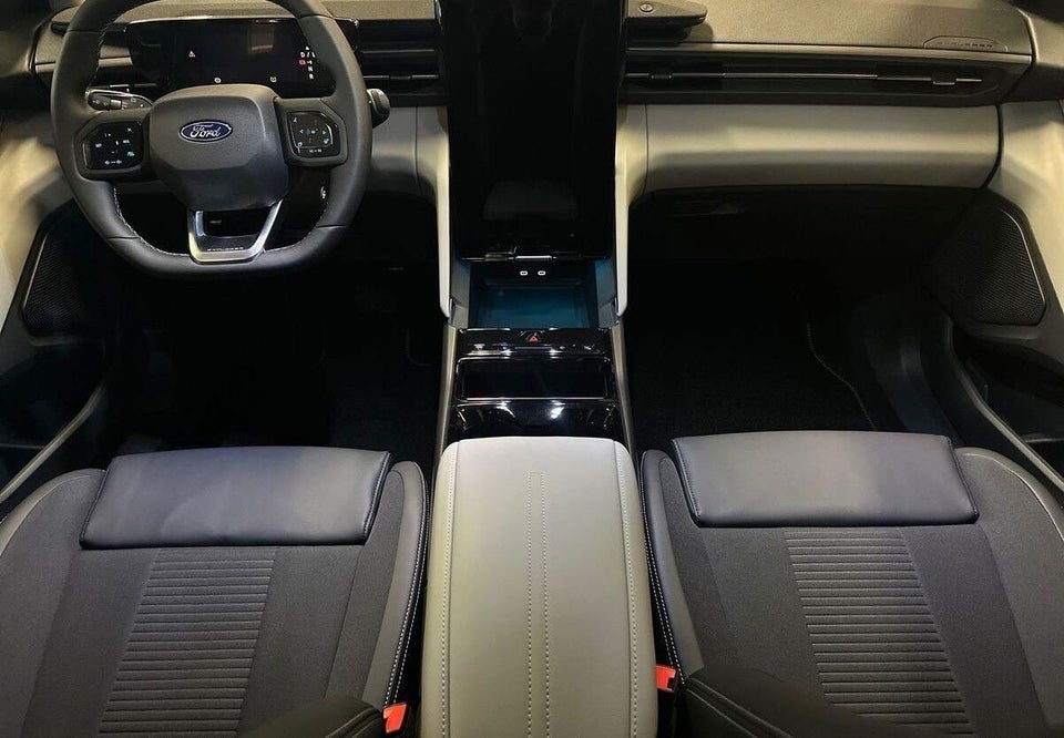 Ford Capri 82 Select Extended Range 5d