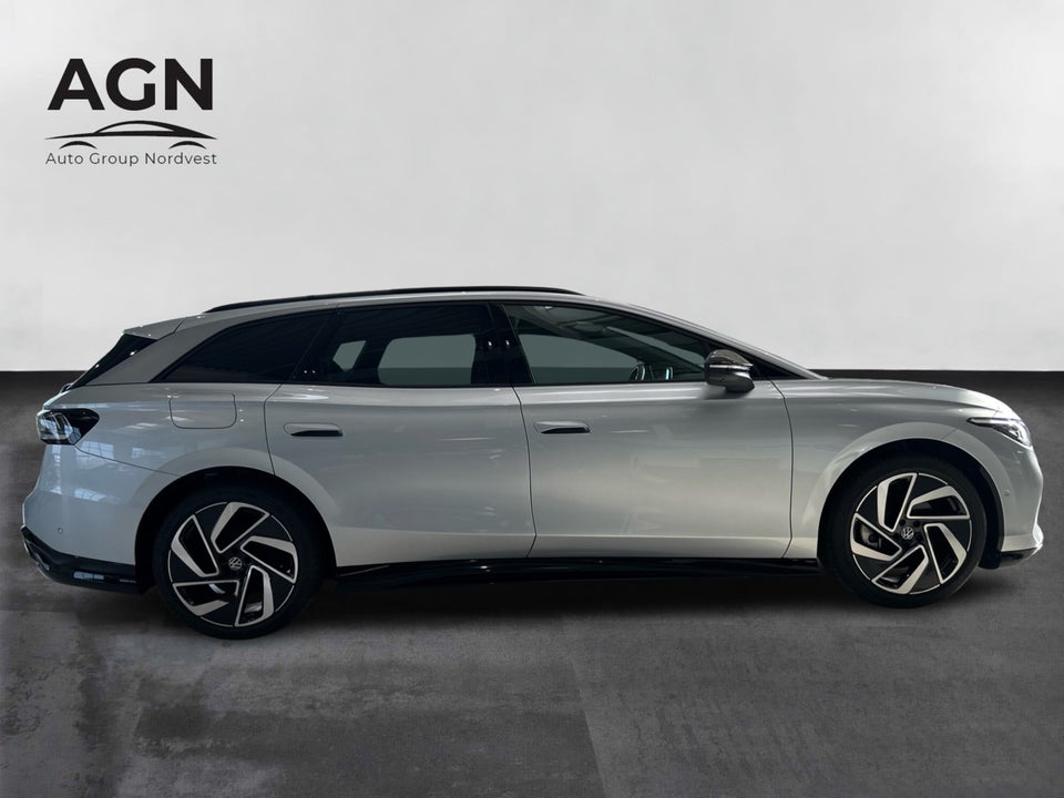 VW ID.7 77 Style+ Tourer 5d