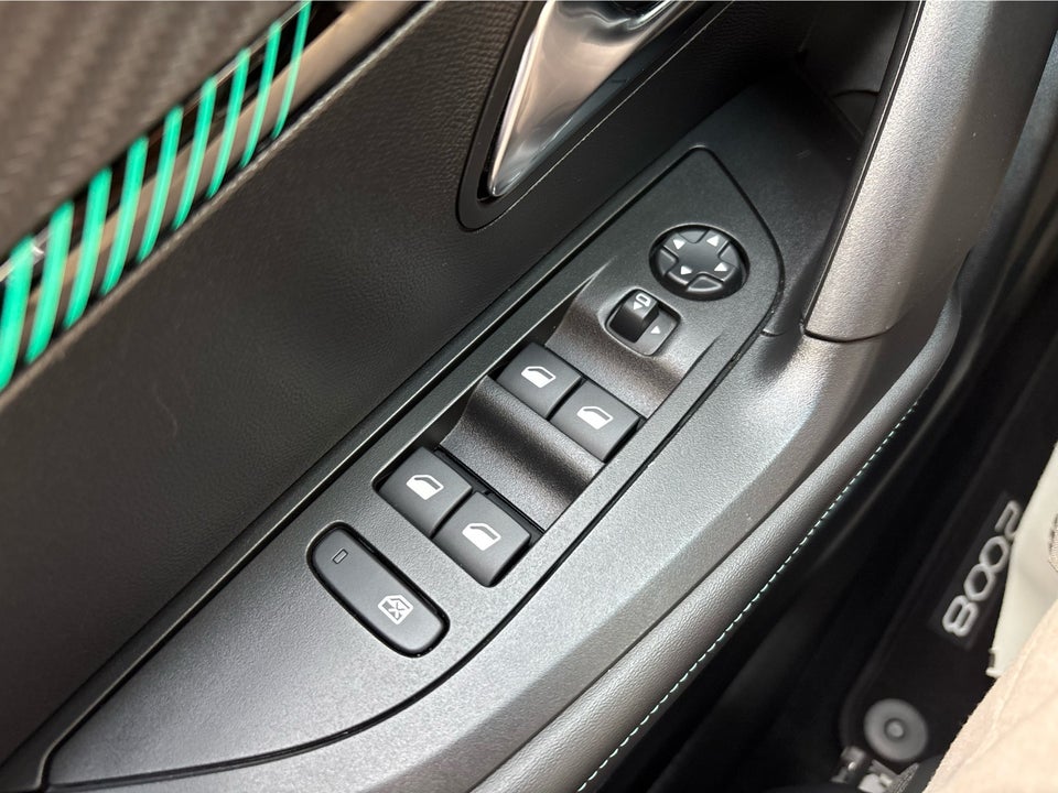 Peugeot 2008 1,2 PureTech 130 Allure 5d