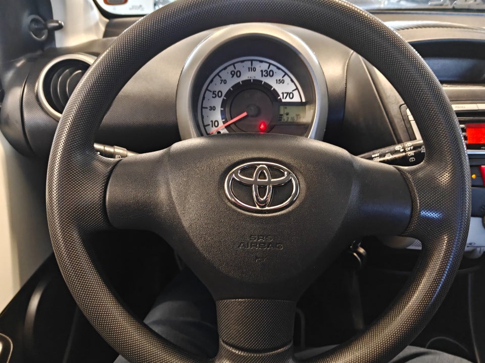Toyota Aygo 1,0 VVT-i T2 5d