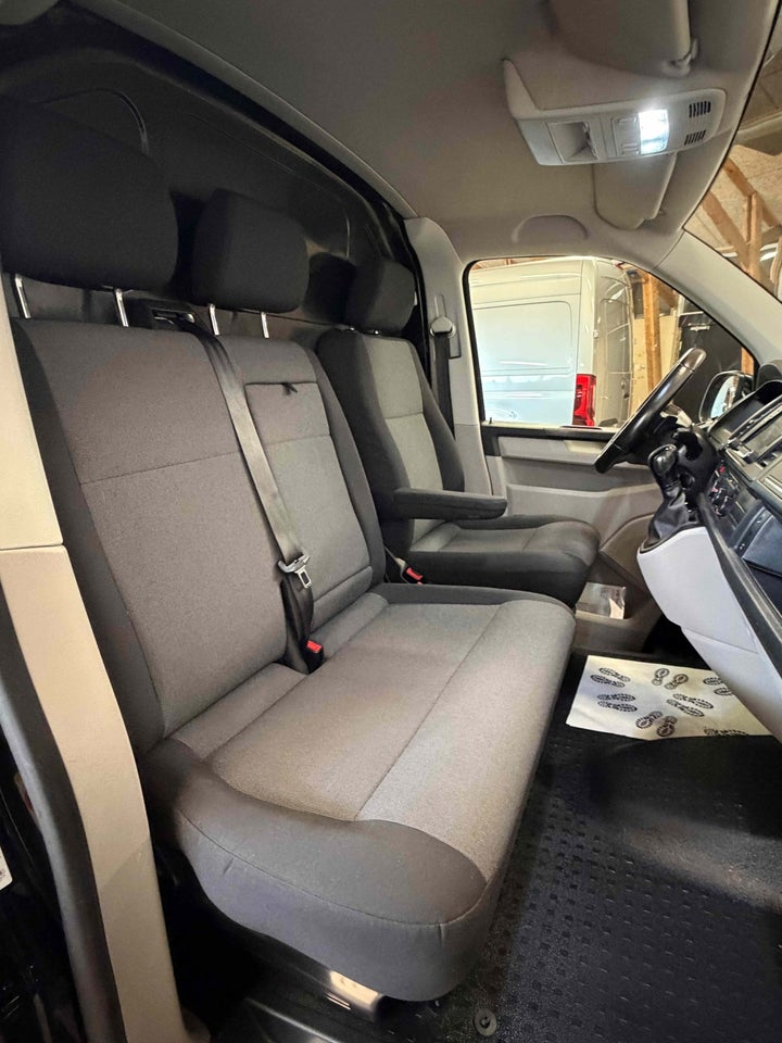 VW Transporter 2,0 TDi 150 Kassevogn DSG lang