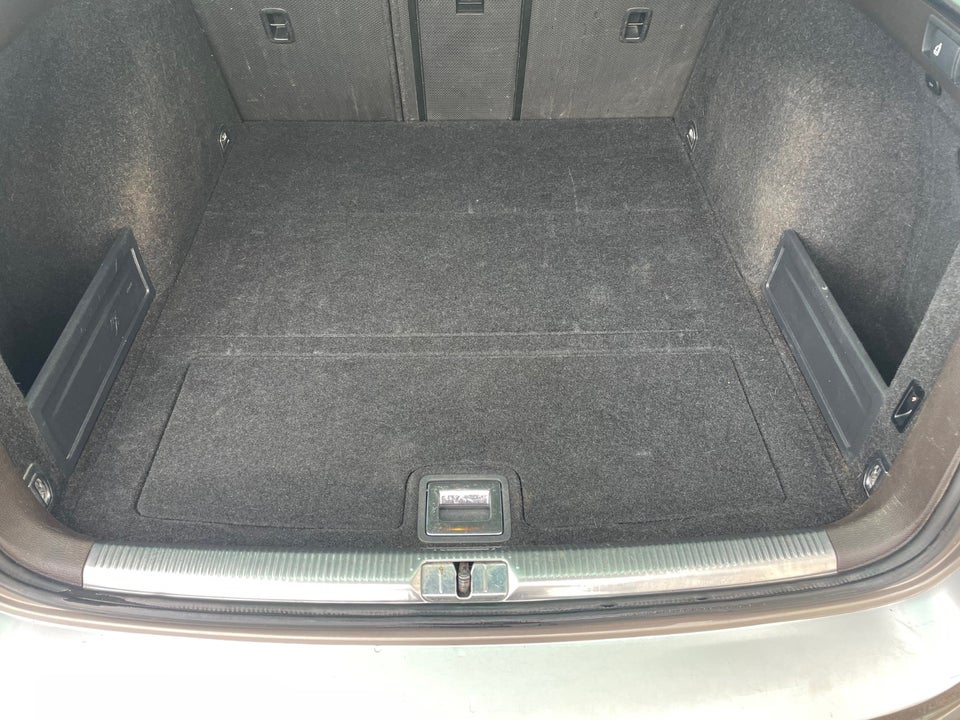 VW Passat 2,0 TDi 170 Highline Variant 4Motion BMT 5d