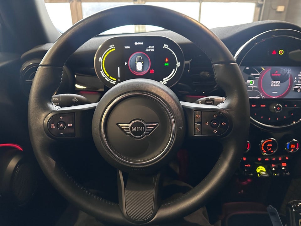 MINI Cooper SE Essential 3d