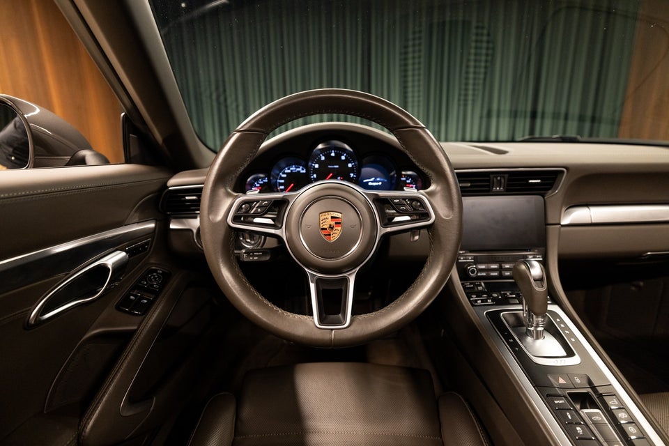 Porsche 911 Targa 4 3,0 PDK 2d