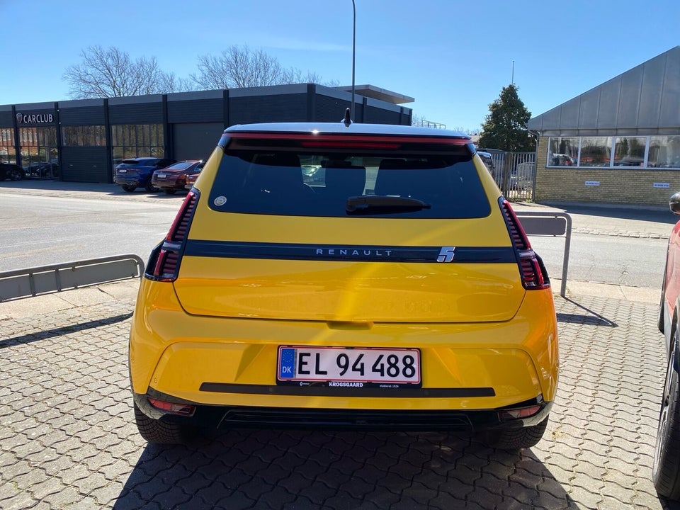 Renault 5 E-Tech 52 Iconic 5d