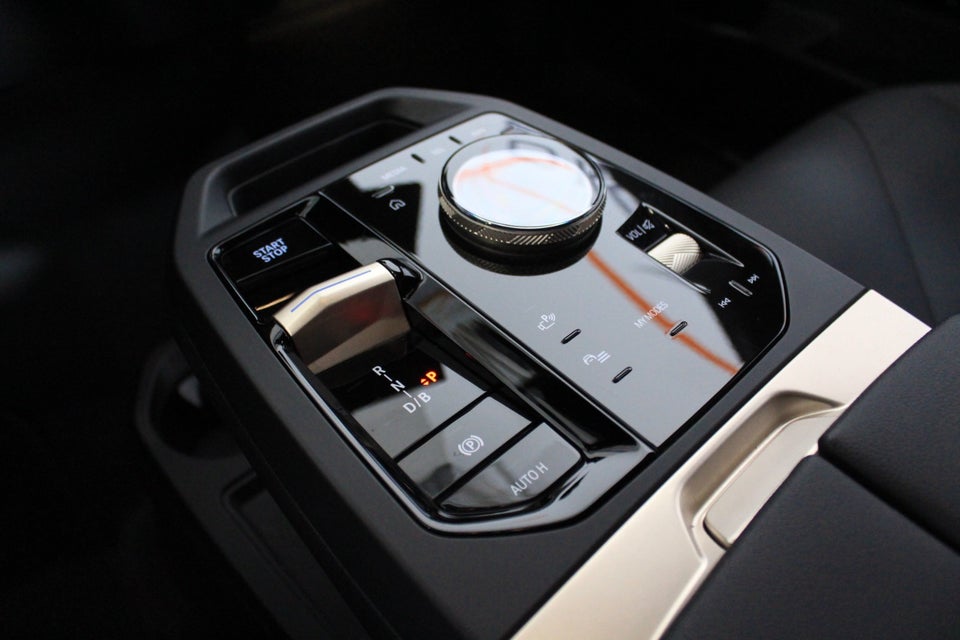BMW iX xDrive40 Fully Charged Sport 5d