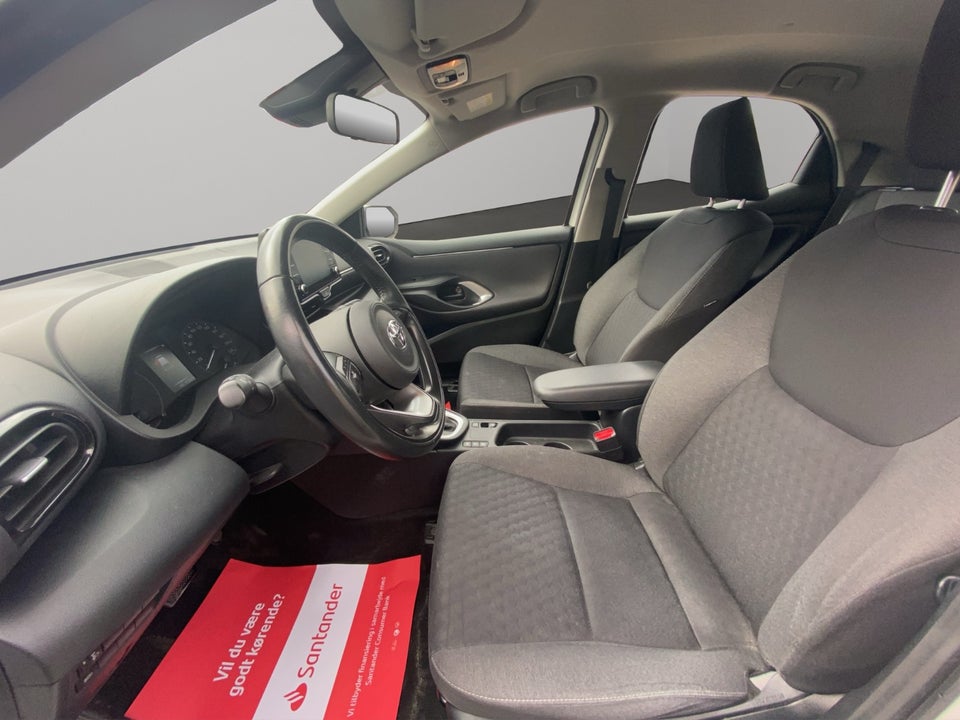 Toyota Yaris 1,5 Hybrid Essential e-CVT 5d