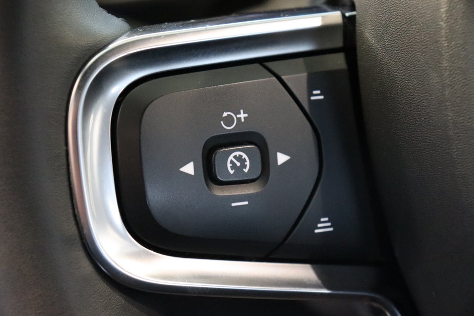 Volvo XC40 P6 ReCharge Plus 5d