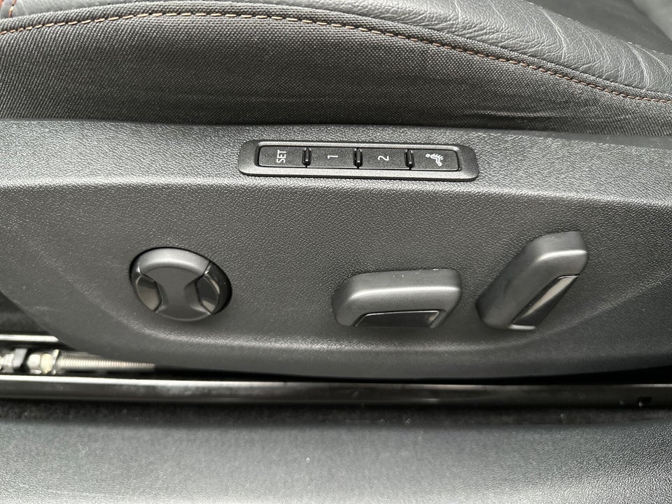 Skoda Enyaq 85x iV Laurin & Klement 5d