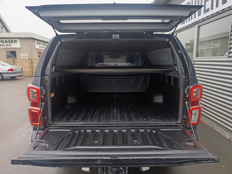 Isuzu D-Max 1,9 TD 163 Crew Cab Black Edition 4d