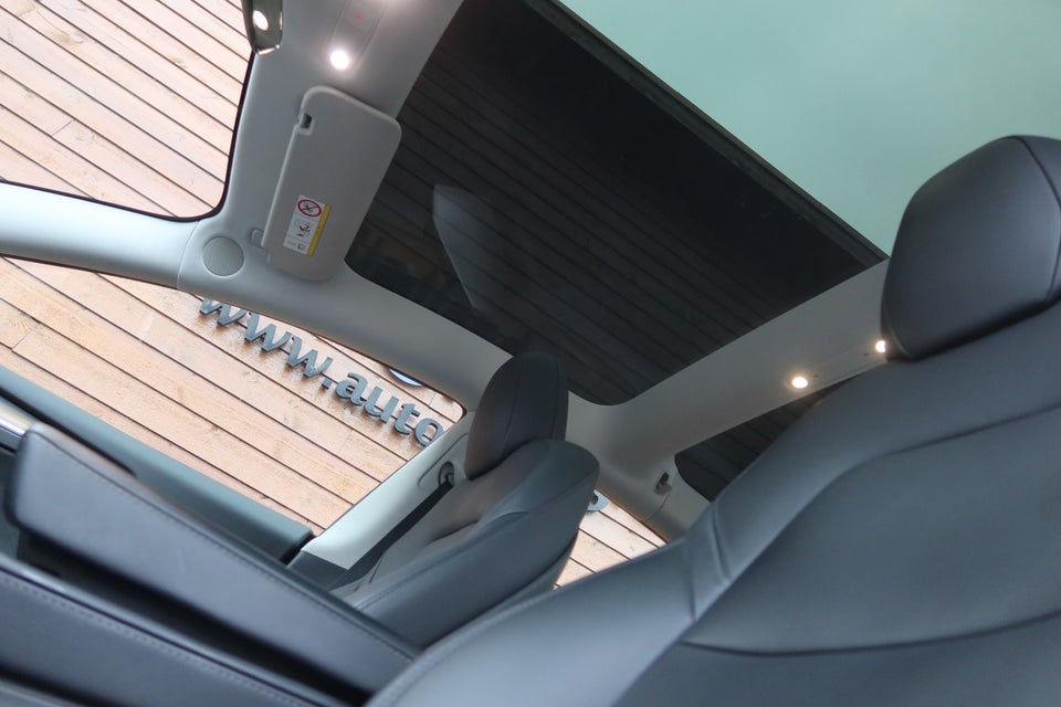 Tesla Model 3 RWD 4d