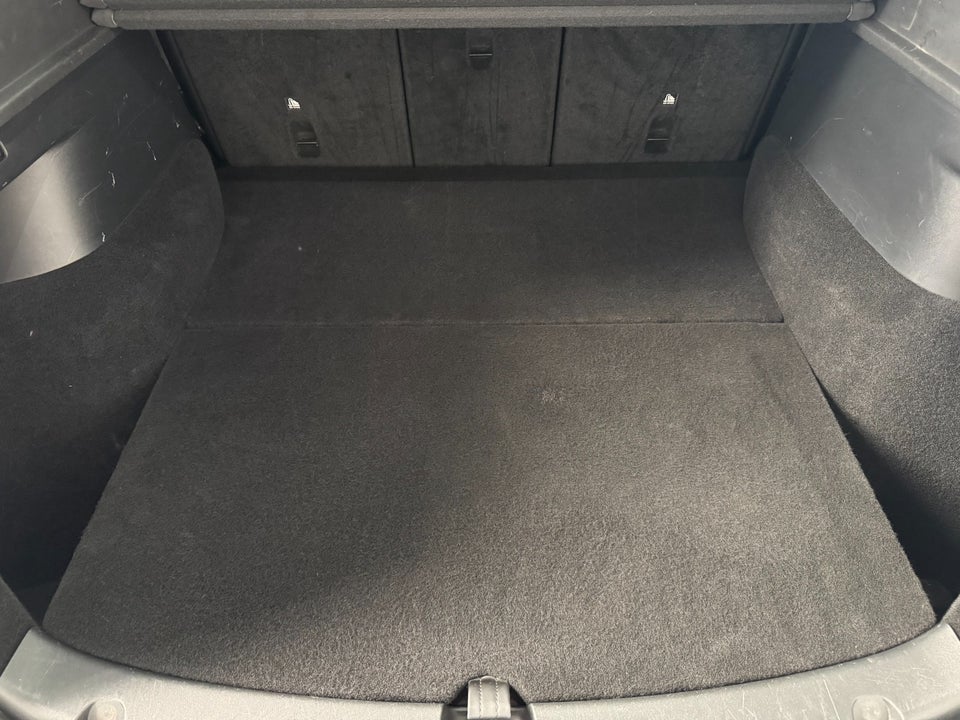 Tesla Model Y Long Range AWD 5d