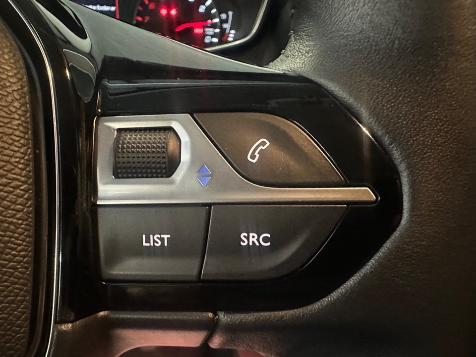 Peugeot 208 1,2 PureTech 100 Selection Sport 5d