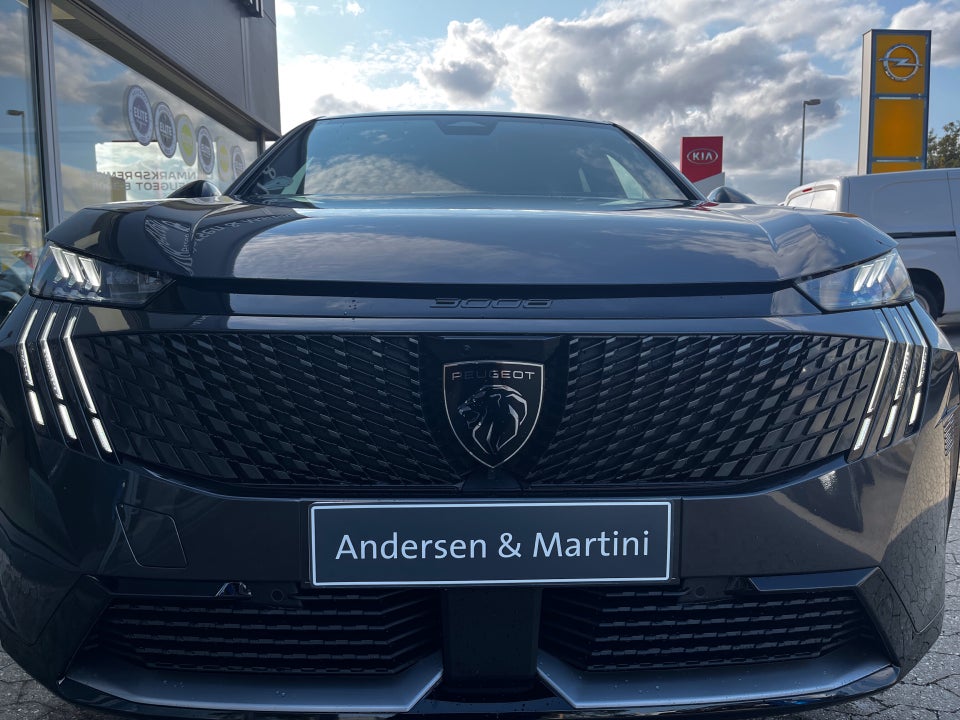 Peugeot e-3008 77 GT Pack 5d