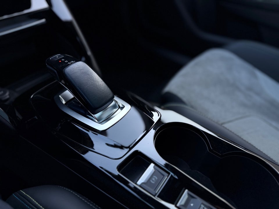 Peugeot e-2008 50 GT Pack 5d
