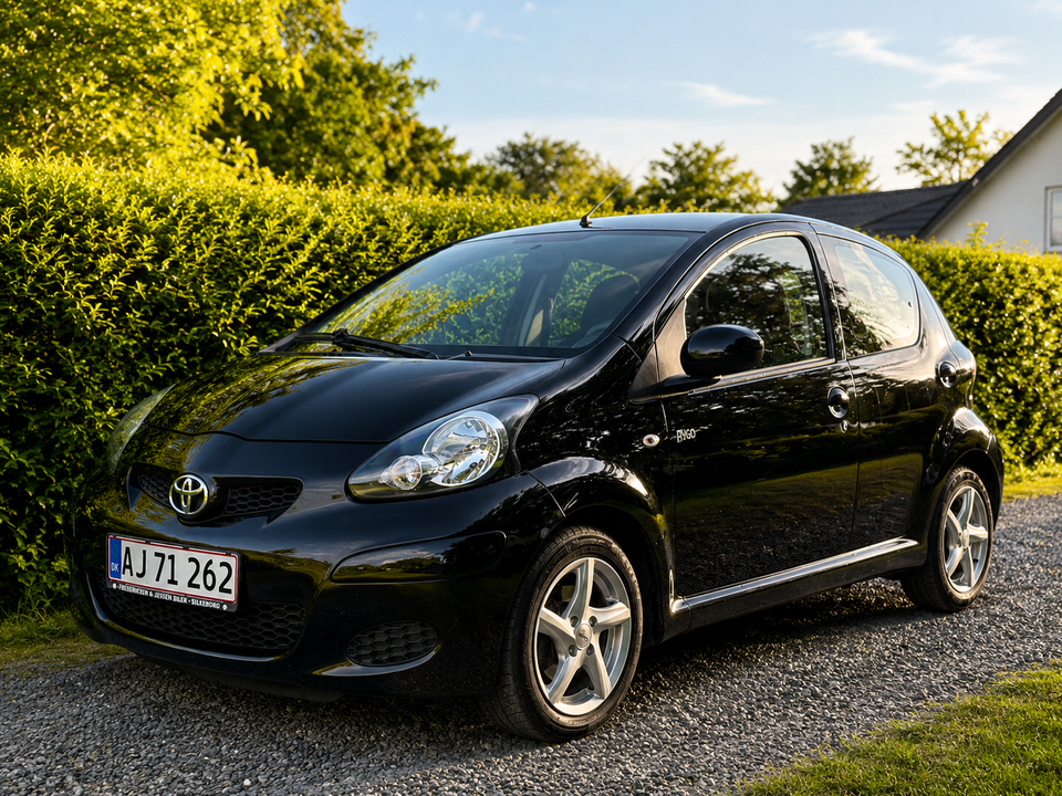 Toyota Aygo 1,0 Black 5d