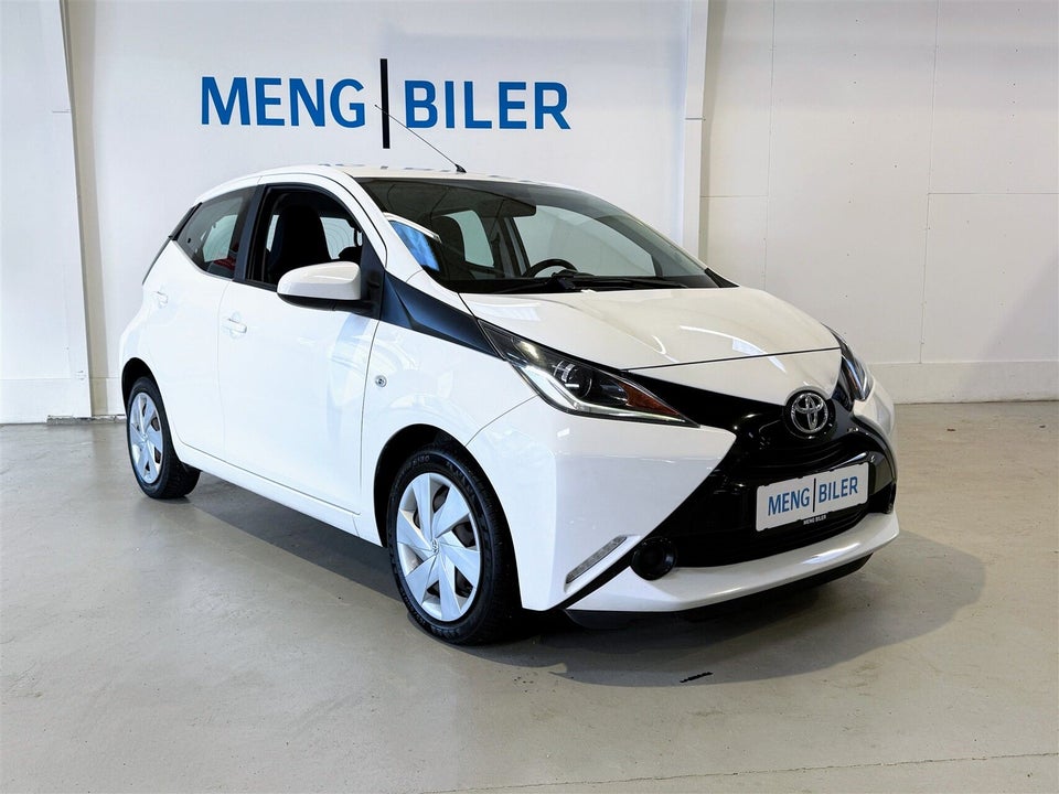 Toyota Aygo 1,0 VVT-i x-play x-touch 5d