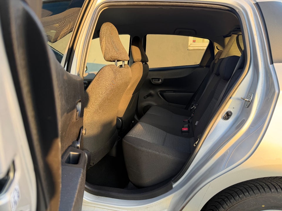 Toyota Yaris 1,3 VVT-i T2 5d