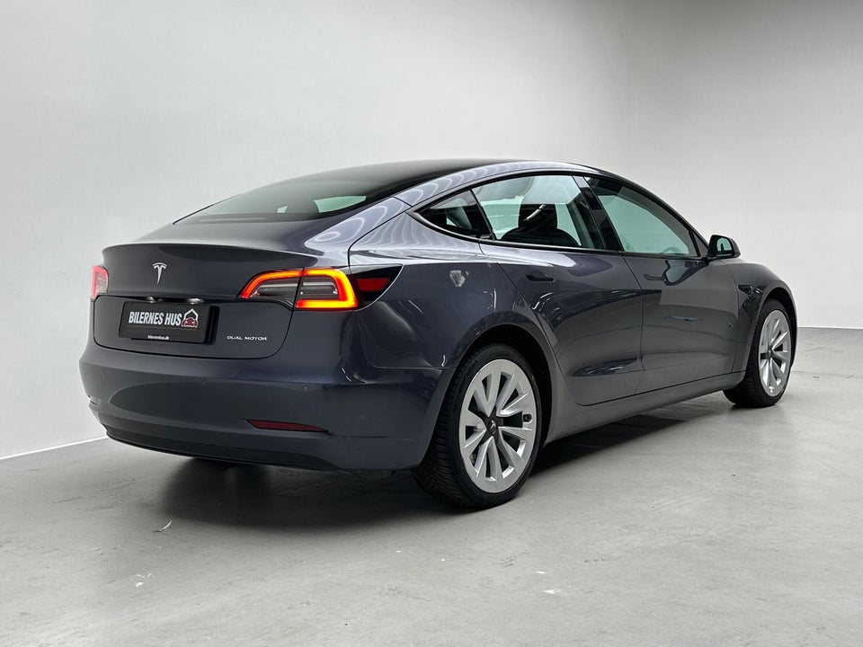 Tesla Model 3 Long Range AWD 4d