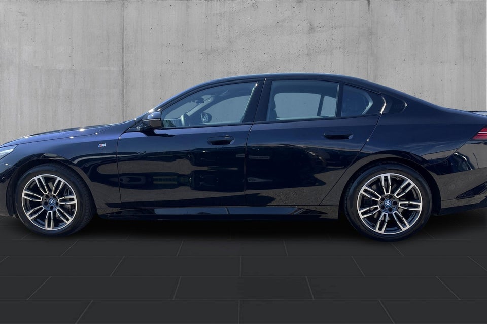 BMW i5 eDrive40 M-Sport 4d