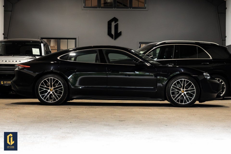 Porsche Taycan Performance+ 4d