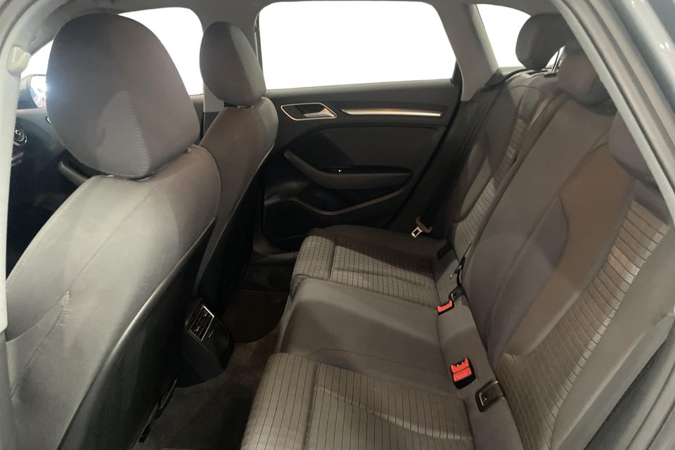 Audi A3 40 TFSi Sport Limited Sportback S-tr. 5d