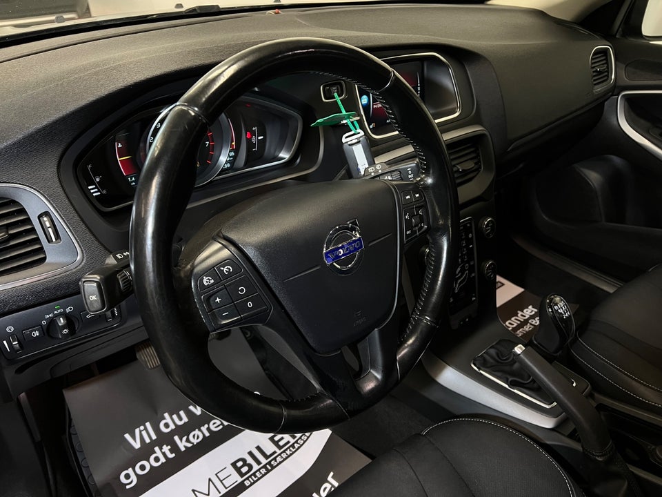 Volvo V40 1,6 T2 120 Kinetic 5d