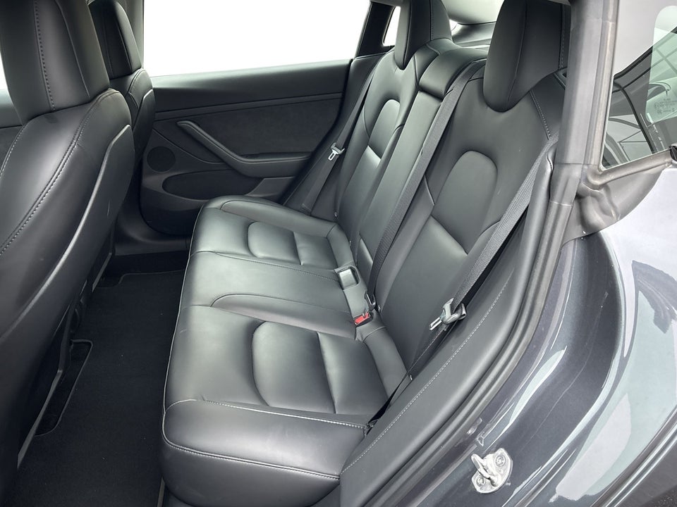 Tesla Model 3 RWD 4d