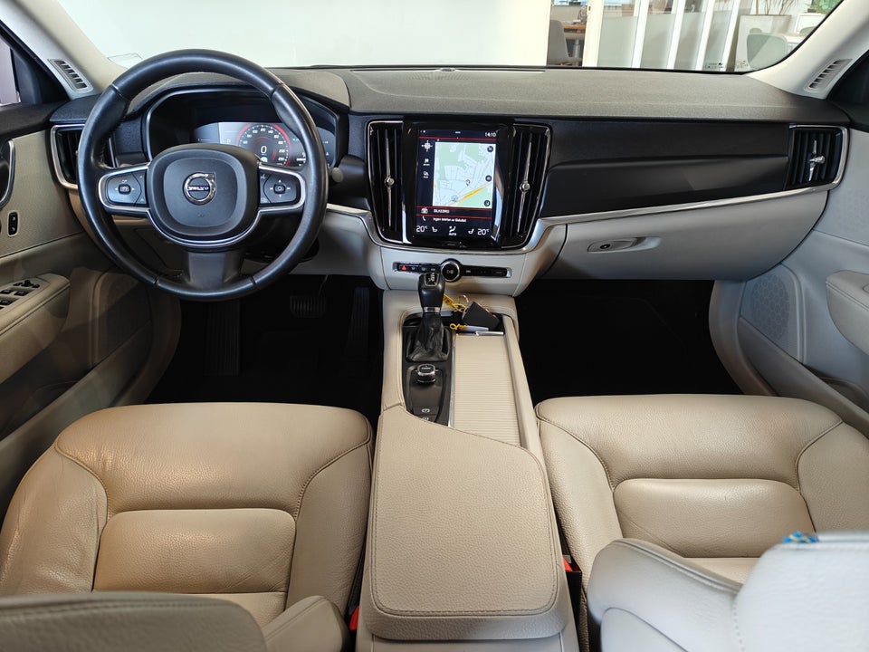 Volvo S90 2,0 D4 190 Momentum aut. 4d