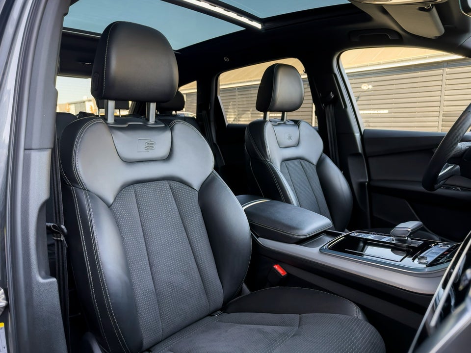 Audi Q7 55 TFSi e S-line quattro Tiptr. 5d