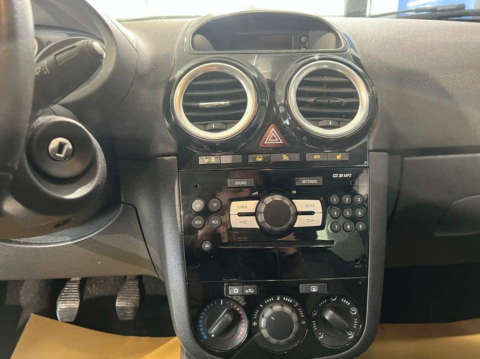 Opel Corsa 1,4 16V Cosmo 5d