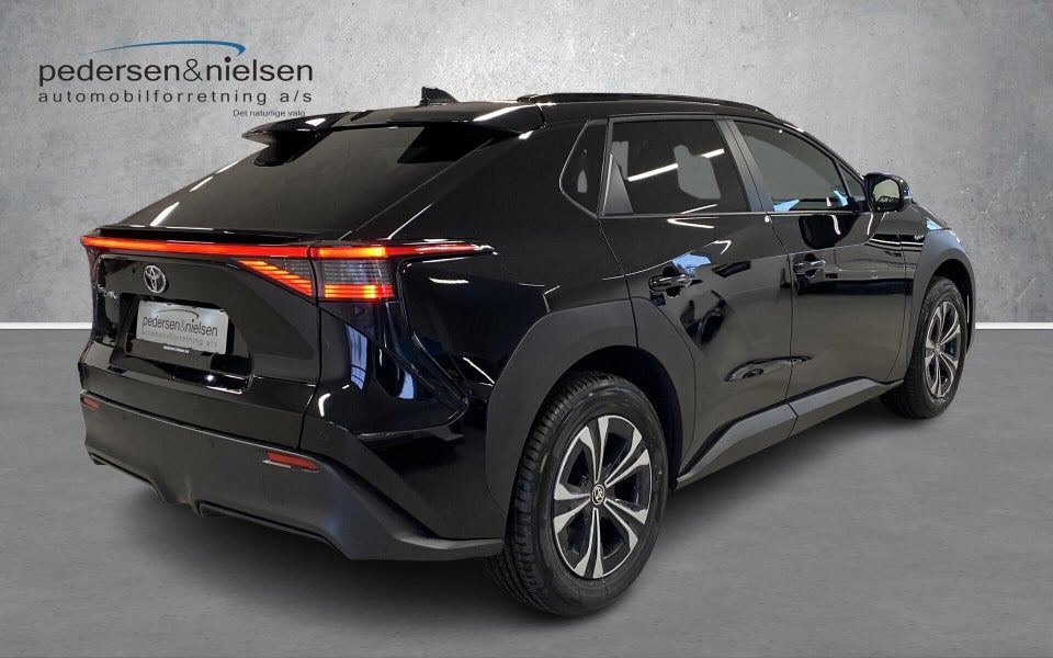 Toyota bZ4X 73 Executive 5d