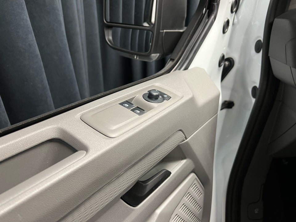 VW e-Transporter 64 Comfort Kassevogn SWB
