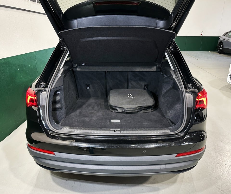 Audi Q3 45 TFSi e Attitude plus S-tr. 5d
