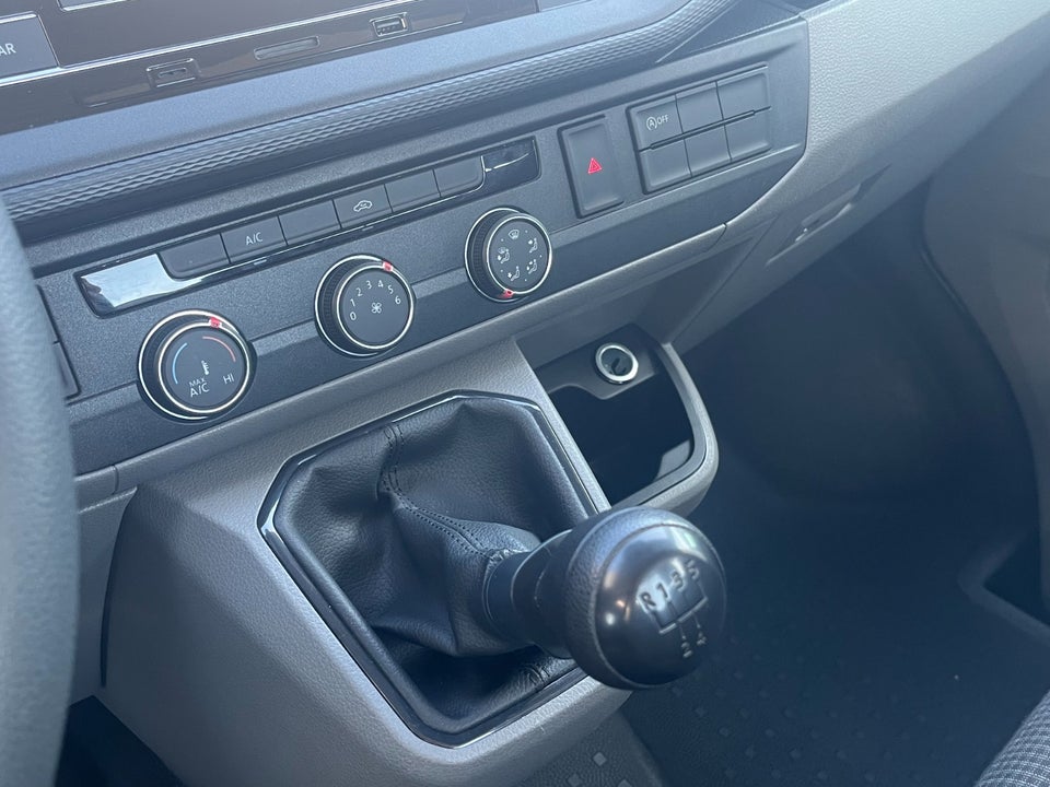 VW Transporter 2,0 TDi 110 Ladvogn lang