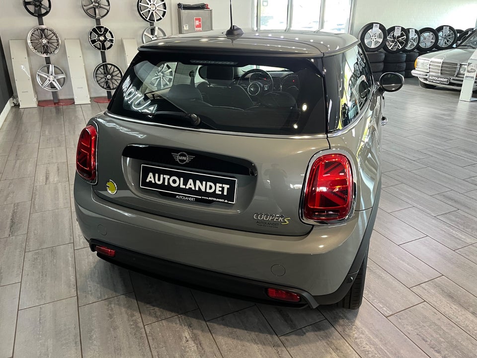 MINI Cooper SE Classic Trim 3d